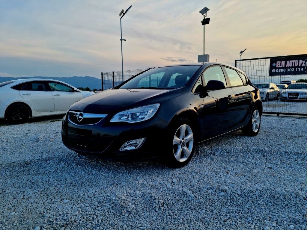 Opel Astra 1,6i Evro5 2012