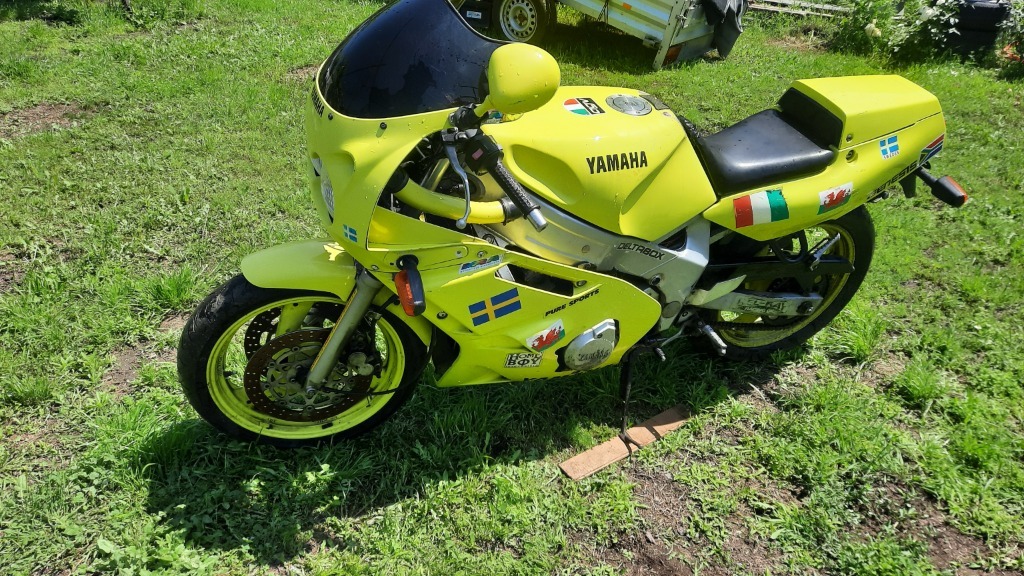 Yamaha FZR600 FZR