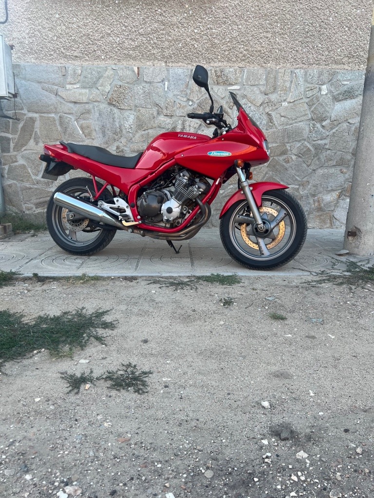 Yamaha XJ 600S