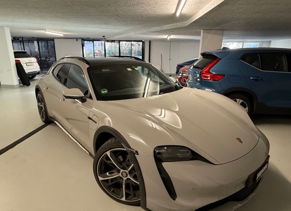 Porsche Taycan Cross Turismo