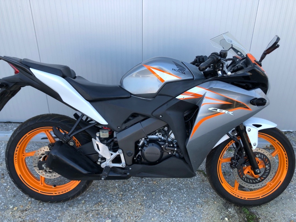 Honda CBR125R 2015g