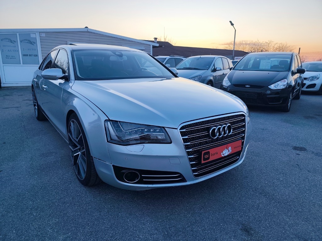 Audi A8 LONG 3xTV