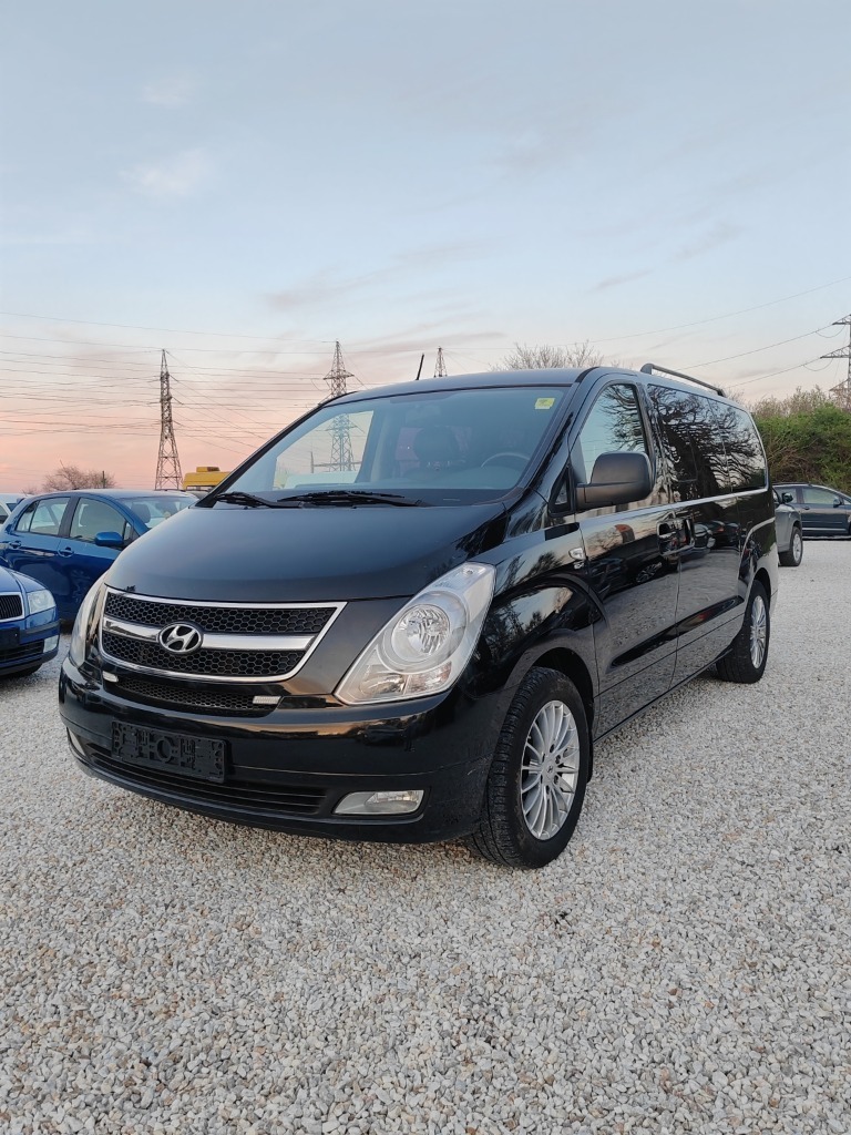 Hyundai H-1 2.5,8 места
