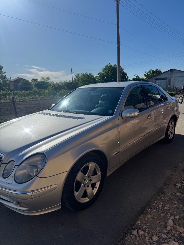 Mercedes-Benz E 320