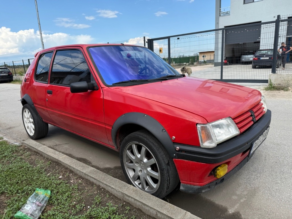 Peugeot 205 1