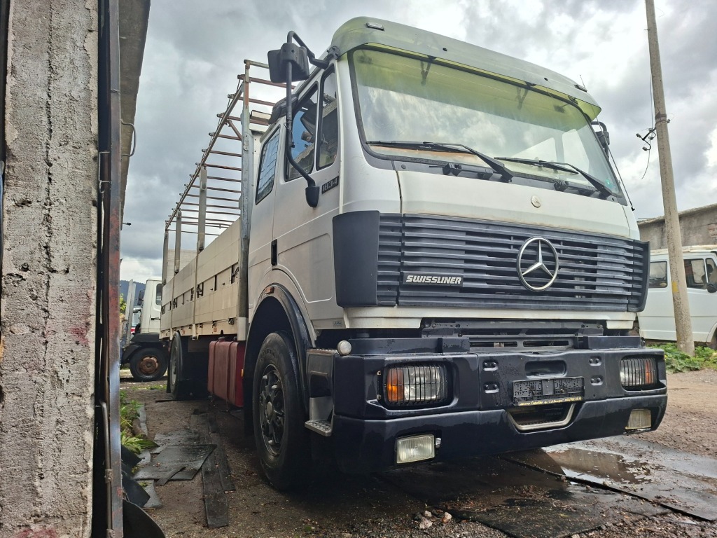 Mercedes 1834 Бордови