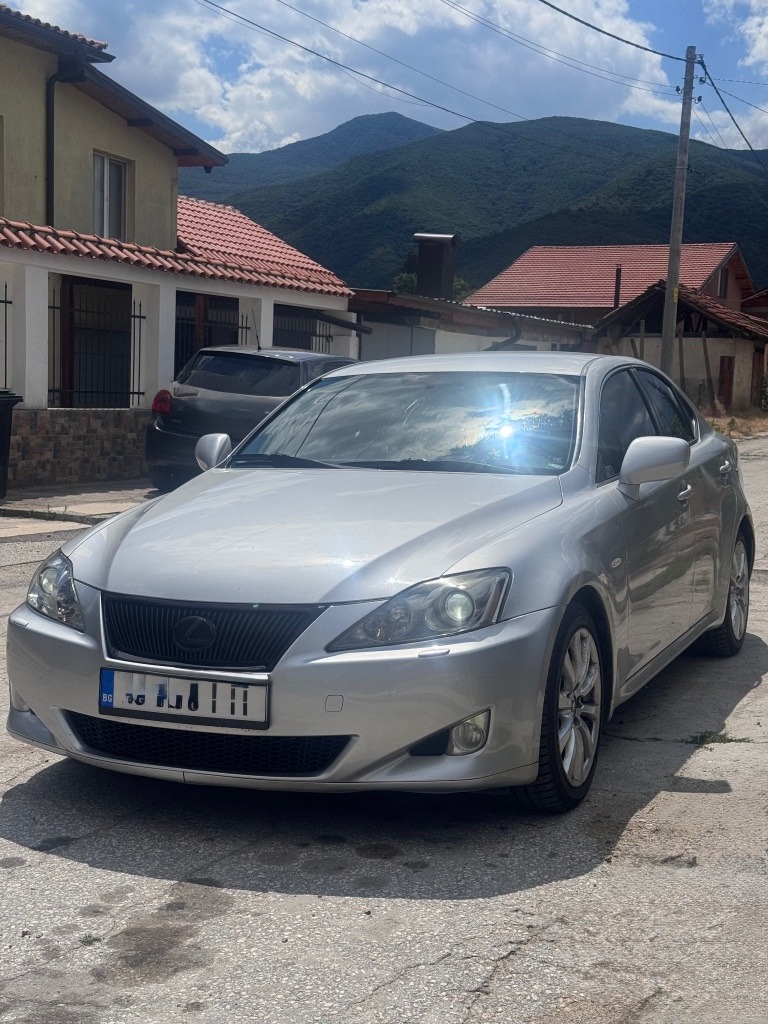 Lexus IS250 2.5 Бензин